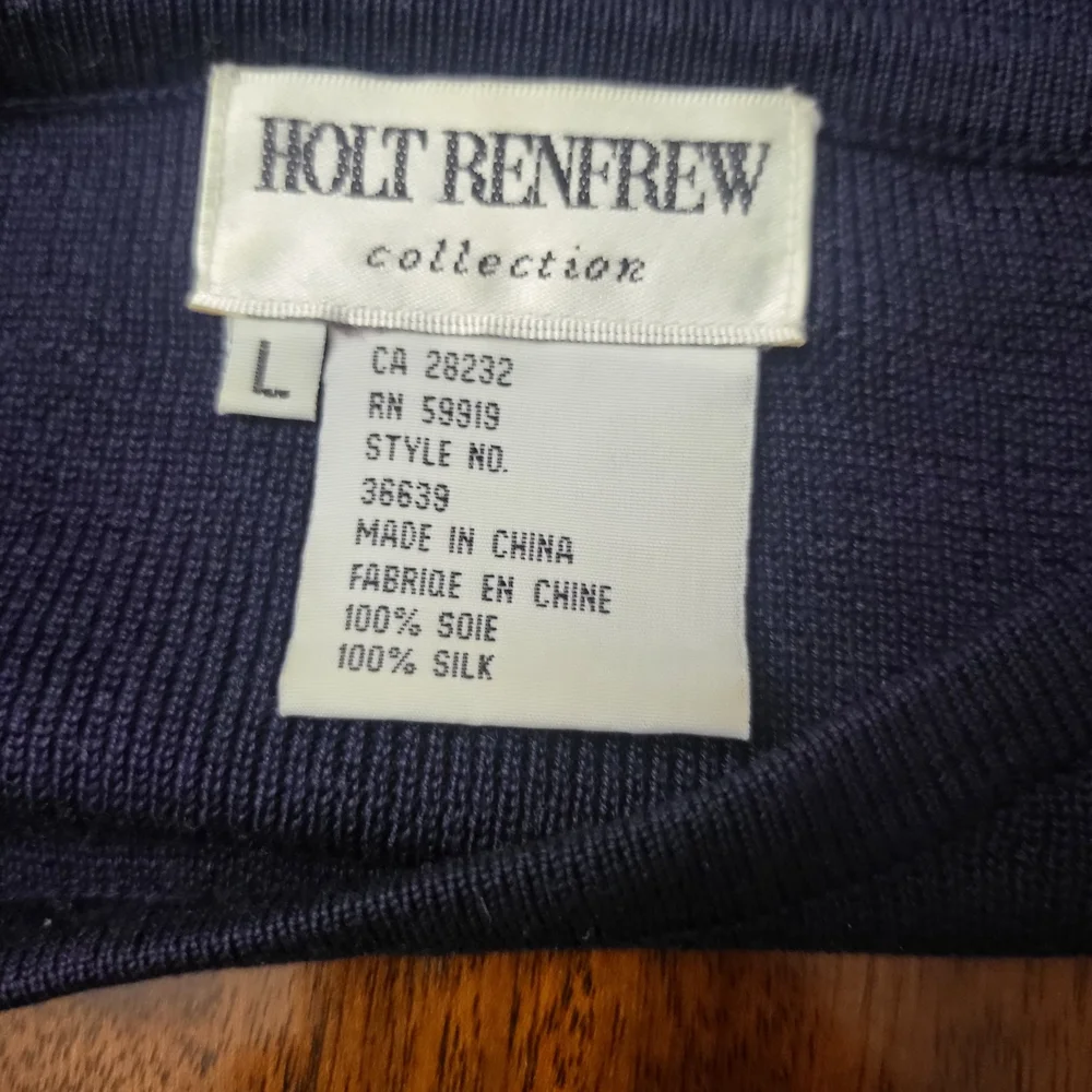 Holt Renfrew Silk Blouse. - Picture 5 of 5
